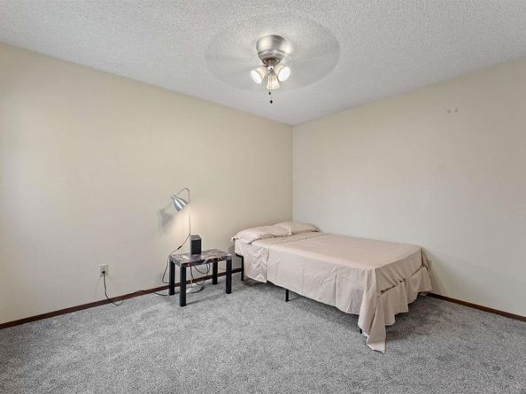 472 Devonshire Gln, Escondido CA 92025