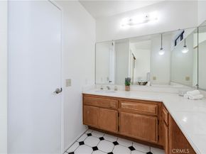 1935 W Clipper 50, Anaheim CA 92801