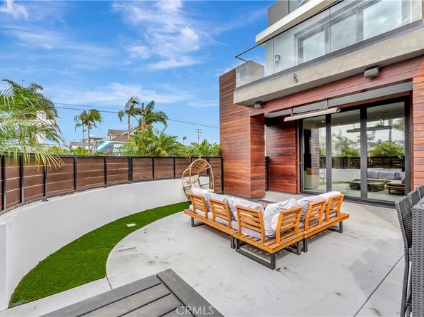 620 Huntington Street, Huntington Beach CA 92648