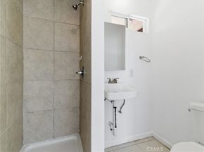5712 5th Avenue, Los Angeles CA 90043