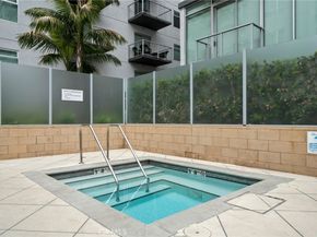 645 W 9th St #424, Los Angeles CA 90015