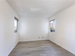 327 Chestnut Avenue 201, Long Beach CA 90802