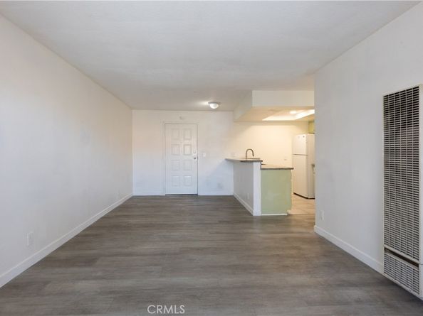 327 Chestnut Avenue 201, Long Beach CA 90802