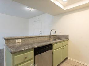 327 Chestnut Avenue 201, Long Beach CA 90802