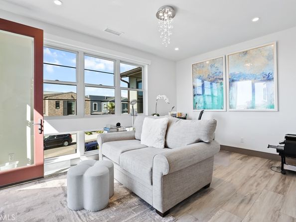 10 Ocean Place, Seal Beach CA 90740