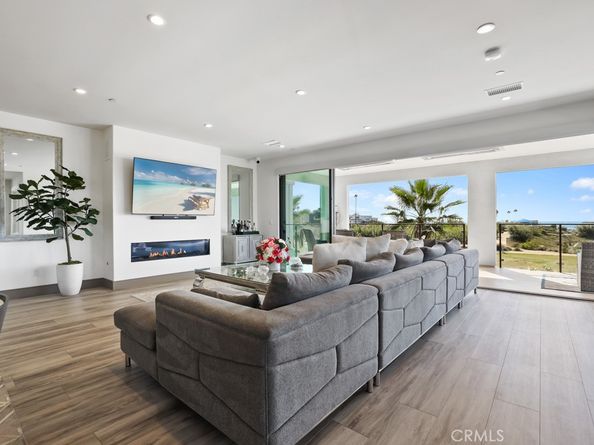 10 Ocean Place, Seal Beach CA 90740