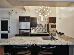 215 W 7th Street 803, Los Angeles CA 90014