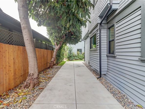 223 N St Andrews Place, Los Angeles CA 90004