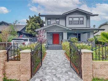 223 N St Andrews Place