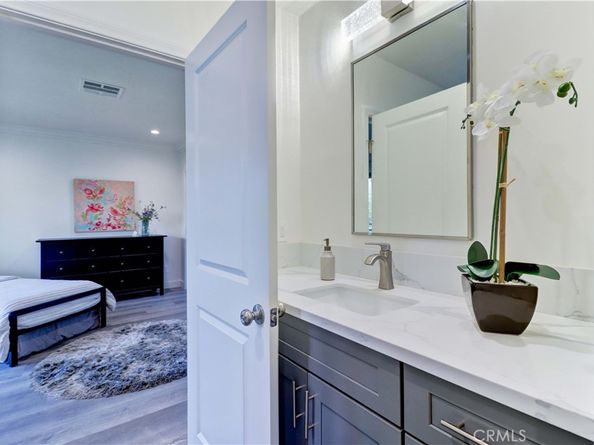 223 N St Andrews Place, Los Angeles CA 90004