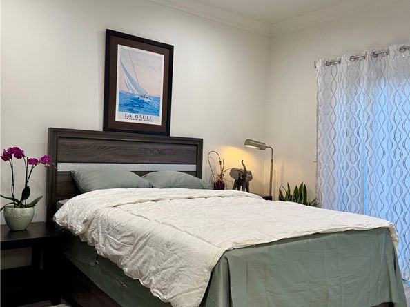 223 N St Andrews Place, Los Angeles CA 90004