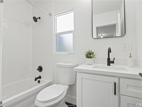 9525 Holmes Avenue, Los Angeles CA 90002