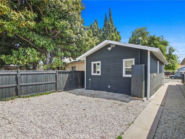 9525 Holmes Avenue, Los Angeles CA 90002