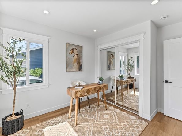 2811 E 15th Street, Long Beach CA 90804