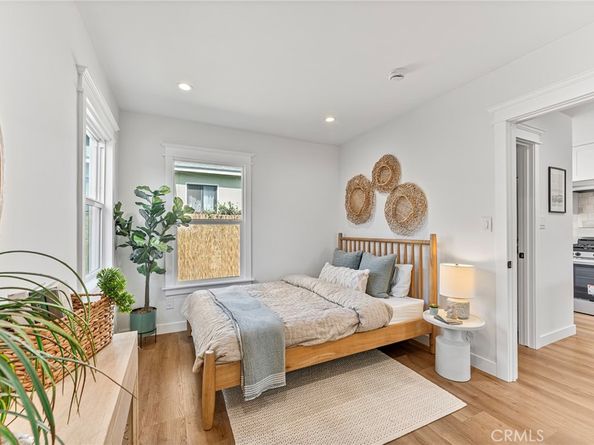 2811 E 15th Street, Long Beach CA 90804