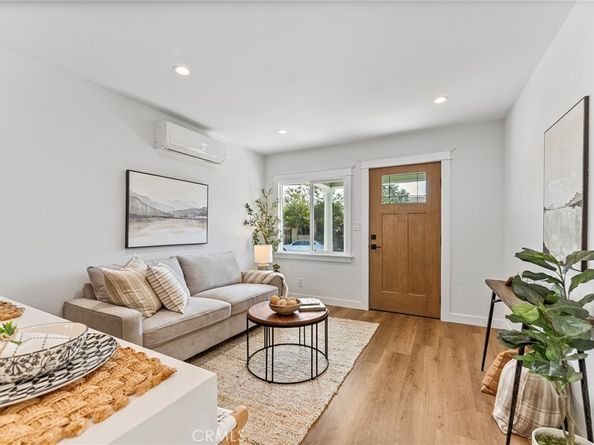 2811 E 15th Street, Long Beach CA 90804