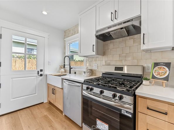 2811 E 15th Street, Long Beach CA 90804