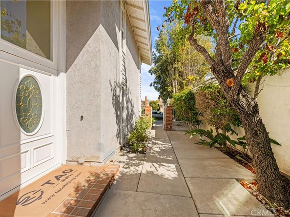 12 Oakdale, Irvine CA 92604