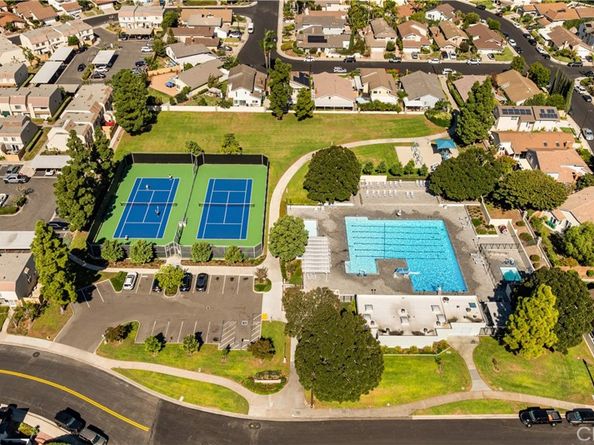 12 Oakdale, Irvine CA 92604