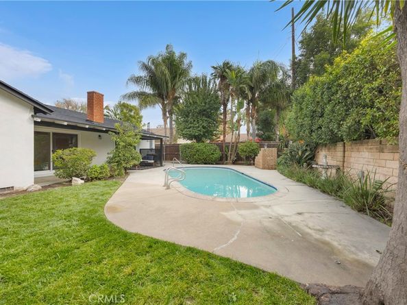 16938 Knapp Street, Northridge CA 91343