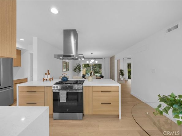 16938 Knapp Street, Northridge CA 91343