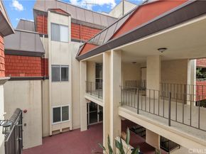 5674 Windsor Way 201, Culver City CA 90230