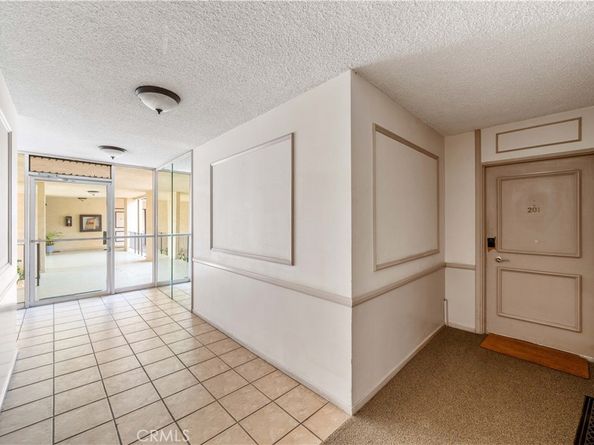 5674 Windsor Way 201, Culver City CA 90230