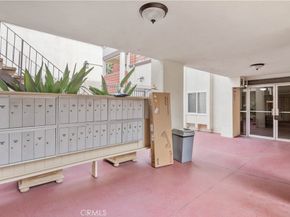 5674 Windsor Way 201, Culver City CA 90230