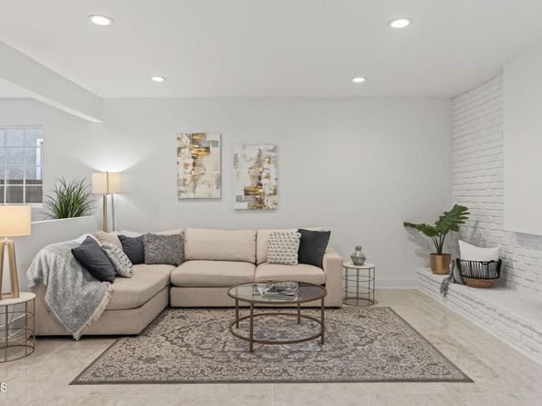 18924 Halsted Street, Northridge CA 91324