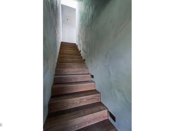 596 Quail Drive, Los Angeles CA 90065