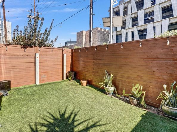 527 Molino Street 111, Los Angeles CA 90013
