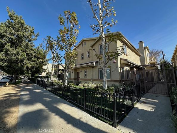 6446 Woodley Avenue 3, Lake Balboa CA 91406
