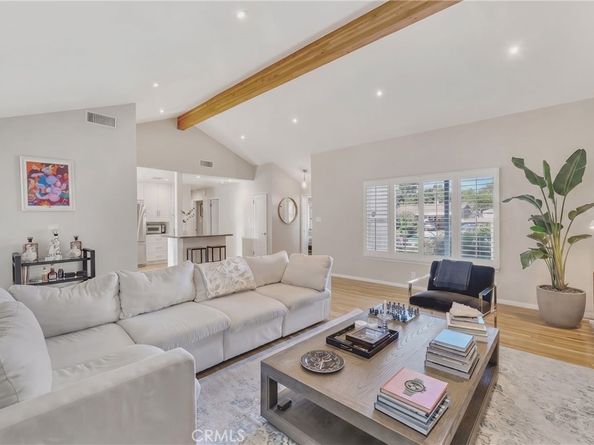 6458 Hanna, Woodland Hills CA 91303
