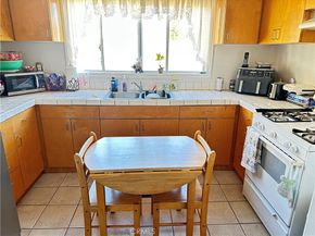 1415 N Mariposa, Los Angeles CA 90027