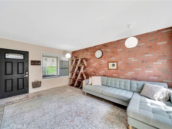 27416 Rondell Street, Agoura Hills CA 91301