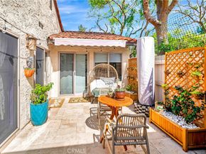 27416 Rondell Street, Agoura Hills CA 91301