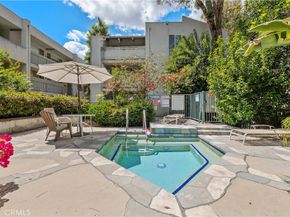 20134 Leadwell 307, Winnetka CA 91306