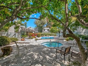 20134 Leadwell 307, Winnetka CA 91306