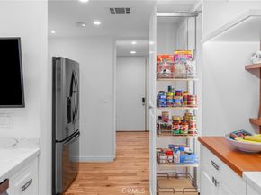 17711 Margate 313, Encino CA 91316