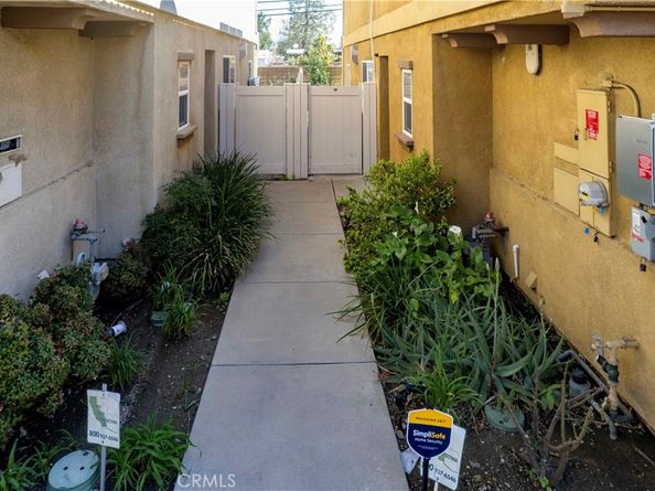 9427 Lemona Avenue 20, North Hills CA 91343