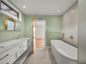 7027 Macapa, Los Angeles CA 90068