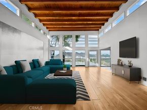 7027 Macapa, Los Angeles CA 90068