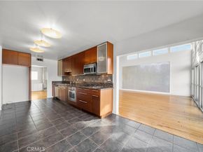 7027 Macapa, Los Angeles CA 90068
