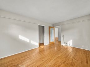 7027 Macapa, Los Angeles CA 90068