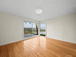7027 Macapa, Los Angeles CA 90068