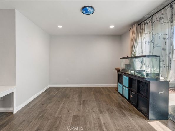 9946 Owensmouth 9, Chatsworth CA 91311