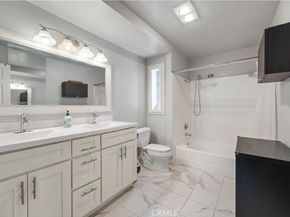 9946 Owensmouth 9, Chatsworth CA 91311
