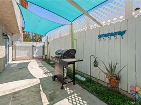 9946 Owensmouth 9, Chatsworth CA 91311