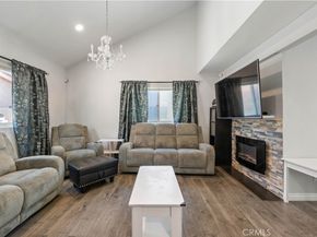 9946 Owensmouth 9, Chatsworth CA 91311