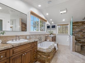 21438 Mulholland, Woodland Hills CA 91364